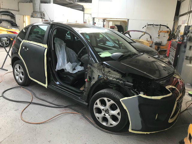 Citroen-with-drivers-side-damage-being-repaired-to-go-back-to-lease-firm